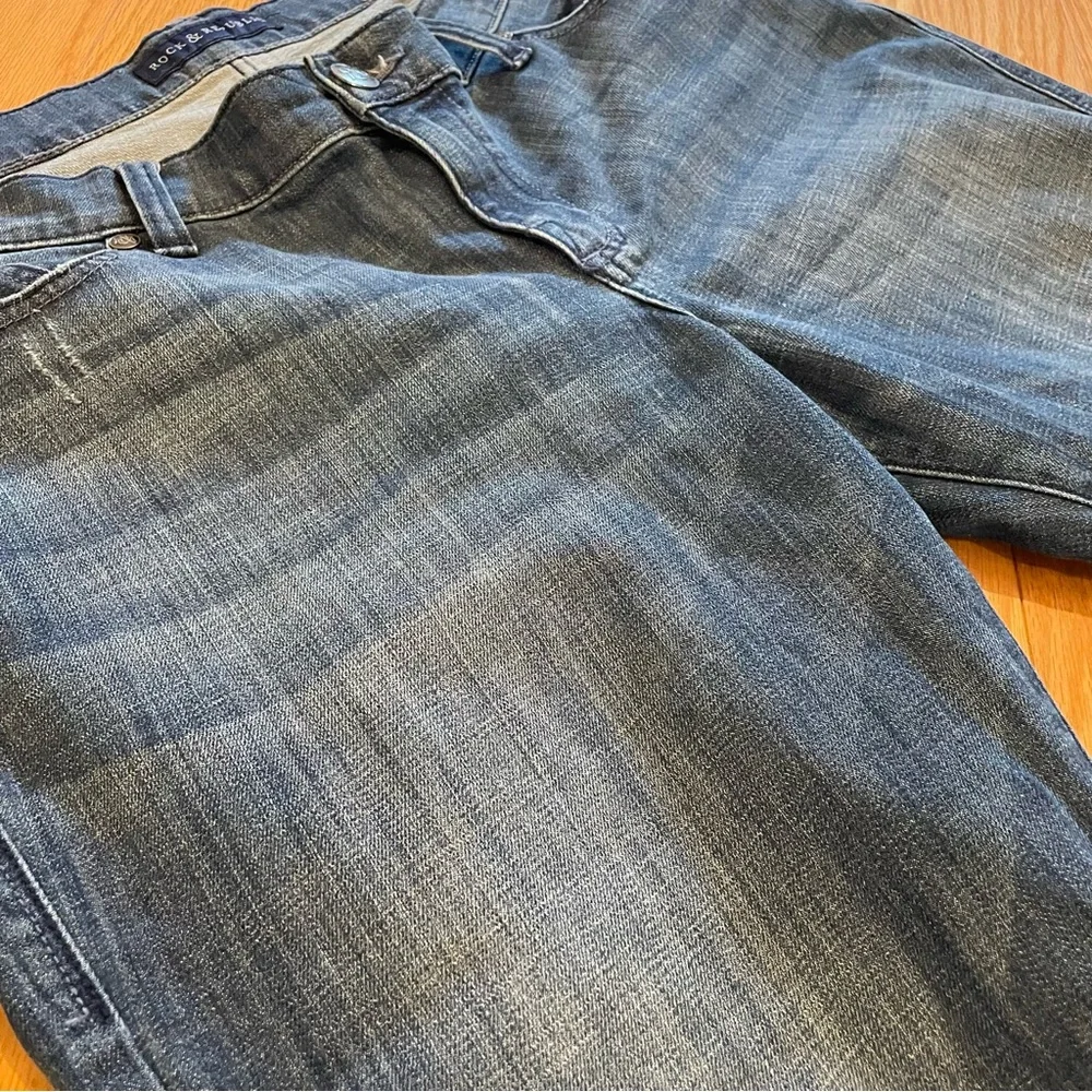 Rock & Republic Cropped Distressed Jeans - Picture 4 of 10